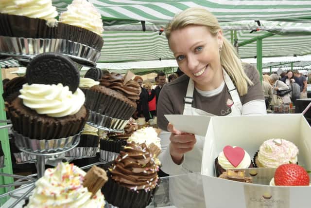 Malton Food Festival Cupcakes by Charley Hayley Kelly presents some goodies 112083a (photo: Richard Ponter21/05/11)
