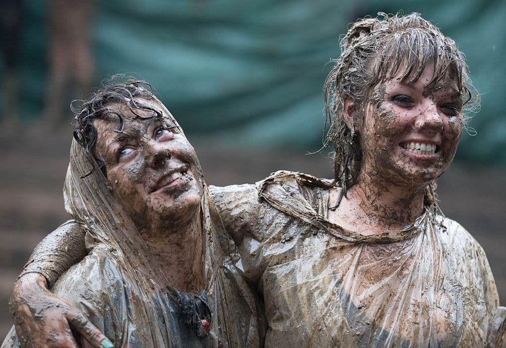 Glastonbury 2023: Ibis hotels offering free showers for festival goers - Vimarsana News