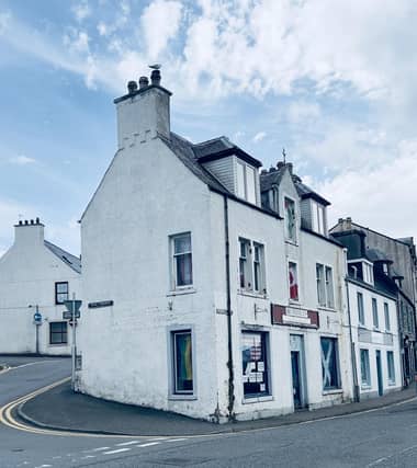 The building is on the corner of Cromwell Street and Kenneth Street