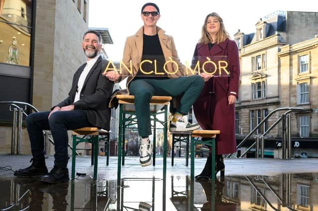 An Clò Mòr director Tony Kearney (centre) with stars of the show Ewan MacKinnon and Rachel Kennedy. (Pic: Craig Watson/MG ALBA)