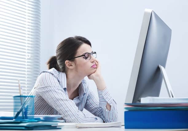 Have you ever been so incredibly bored at work before? (Photo: Shutterstock)